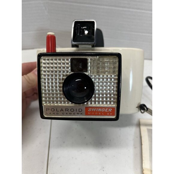 Vintage Swinger Polaroid Land Camera White Model 20 & Black Case NOT TESTED - Picture 9 of 16
